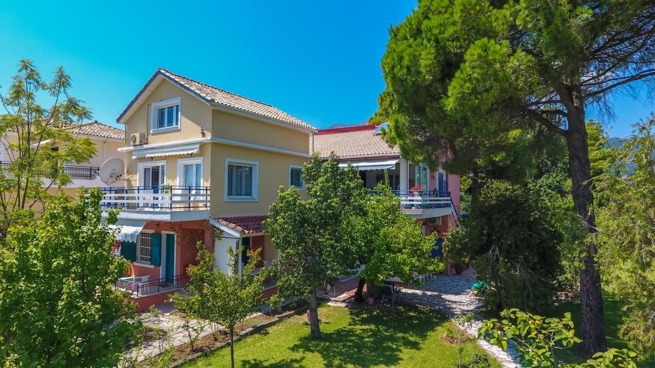Palmyra Beachfront Studios Nydri  Zewnętrze zdjęcie
