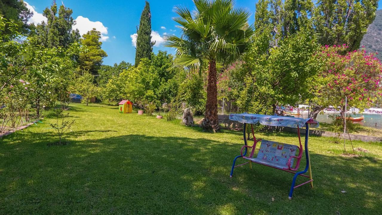Palmyra Beachfront Studios Nydri  Zewnętrze zdjęcie